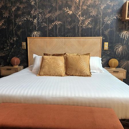 Logis Hotel La Breche - Restaurant Berthelot Amboise Eksteriør bilde