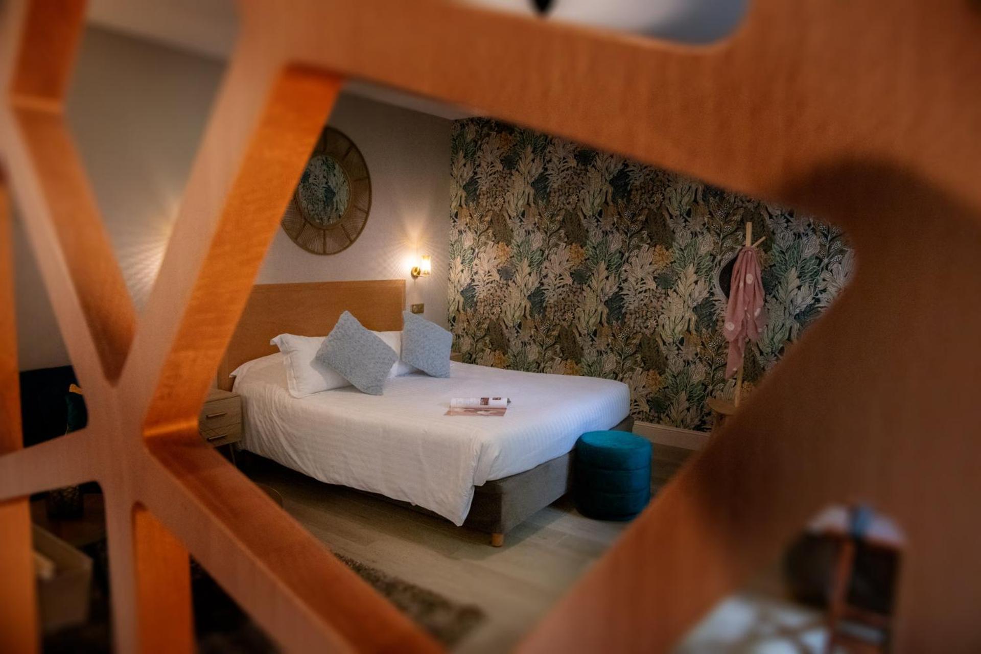 Logis Hotel La Breche - Restaurant Berthelot Amboise Eksteriør bilde