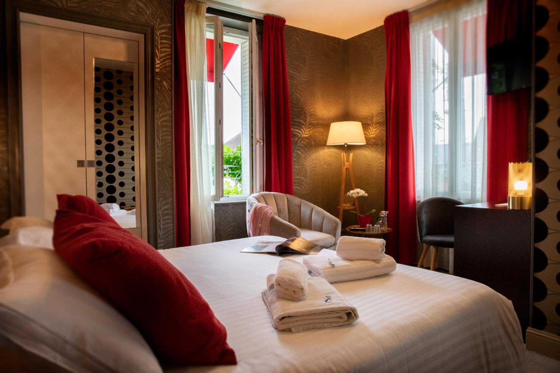 Logis Hotel La Breche - Restaurant Berthelot Amboise Eksteriør bilde