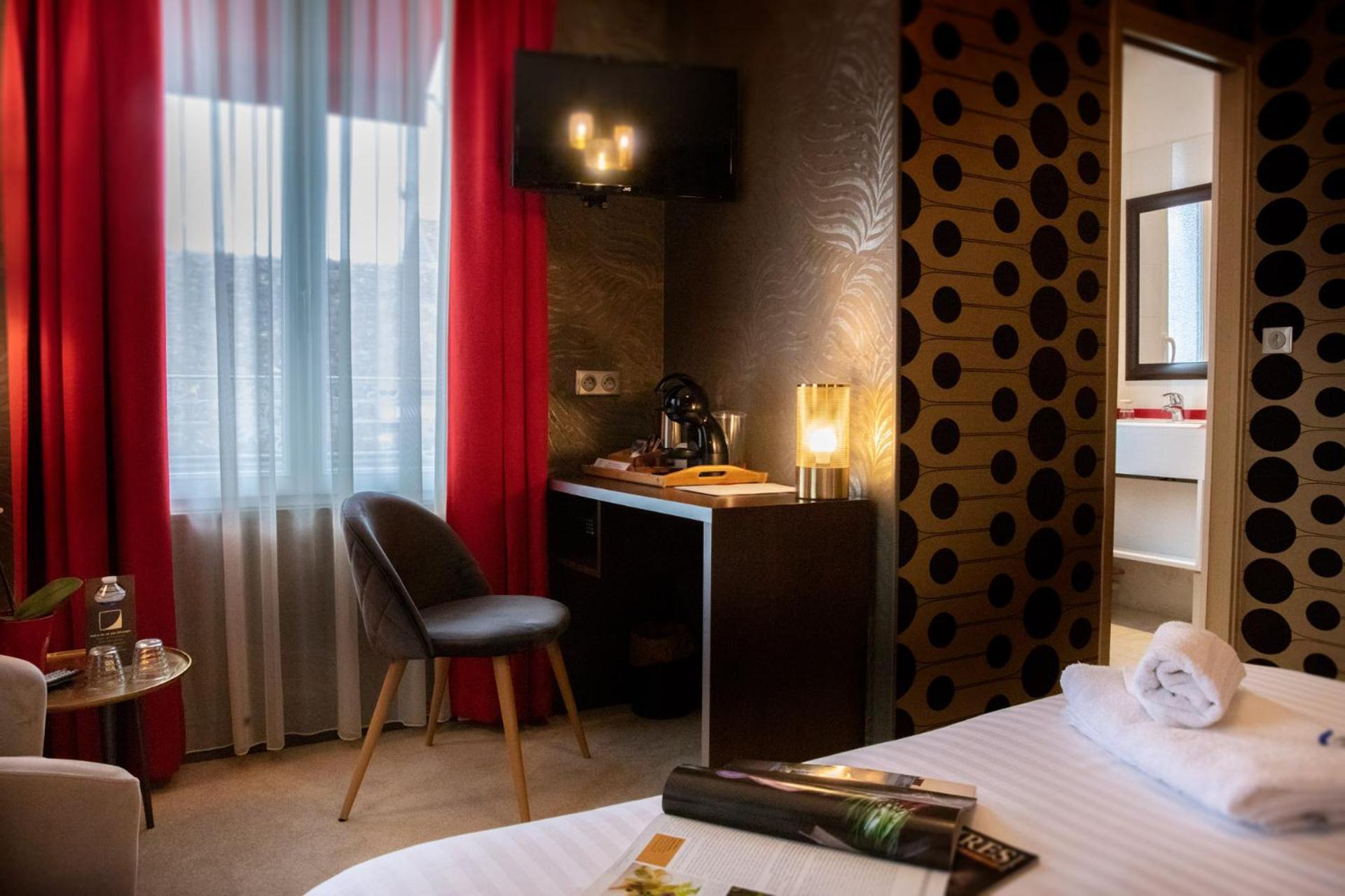 Logis Hotel La Breche - Restaurant Berthelot Amboise Eksteriør bilde