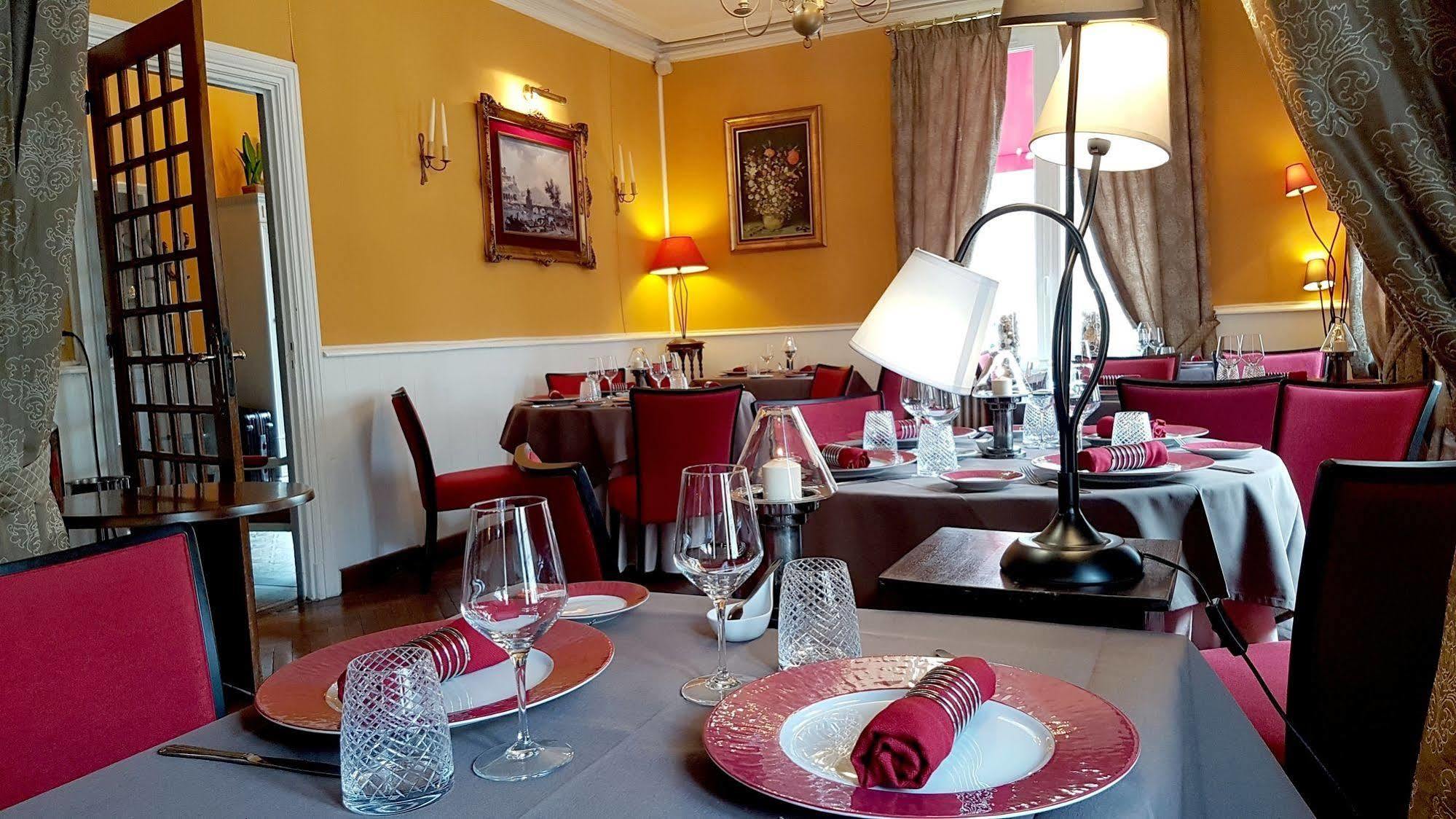 Logis Hotel La Breche - Restaurant Berthelot Amboise Eksteriør bilde